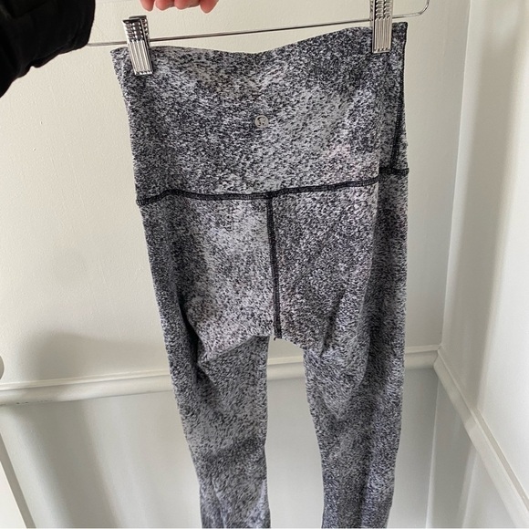 LULULEMON Hi-Rise Wunder Under Black White Speckle Splattered Brushed Leggings - Picture 3 of 6